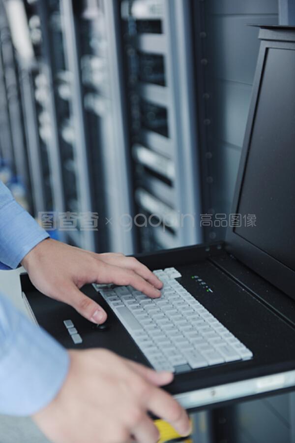 数据中心里的青春守护者 记年轻IT工程师的技术服务使命